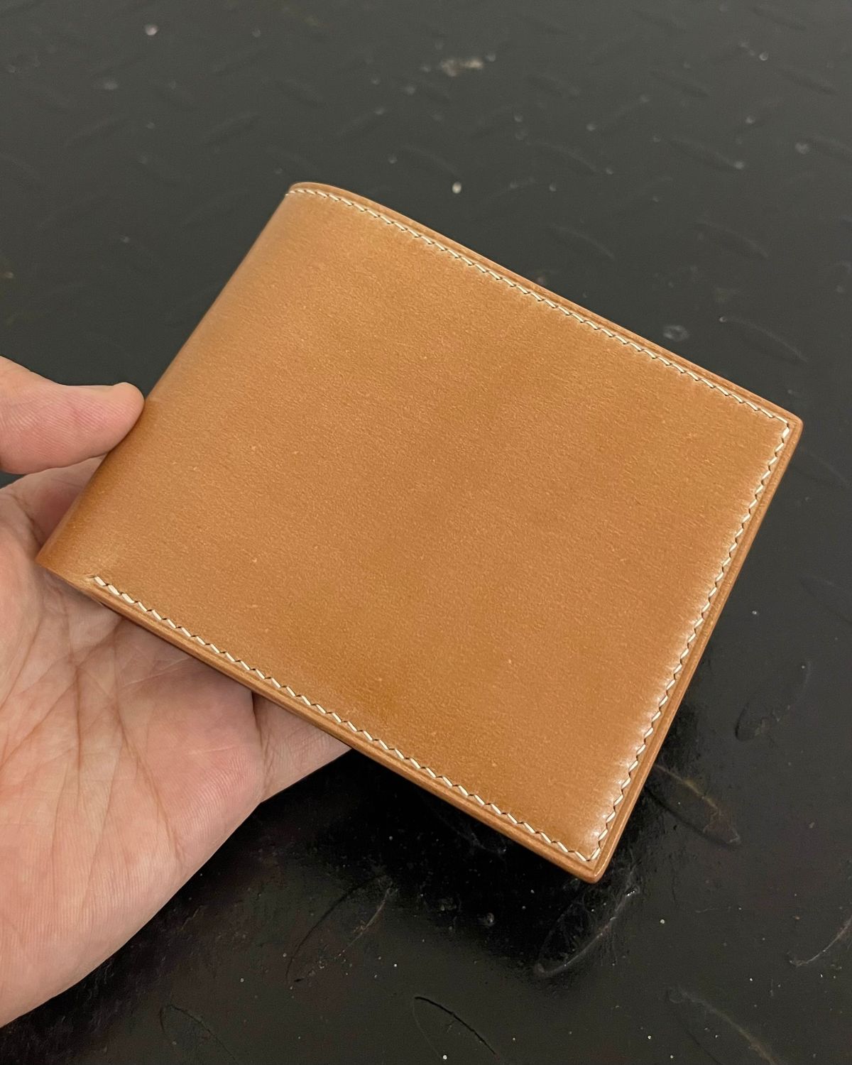 Photo by arnldkt on October 1, 2025 of the GitsiRosdiani Bifold Wallet in Shinki Natural Shell Cordovan & Conceria Walpier Brown Buttero.