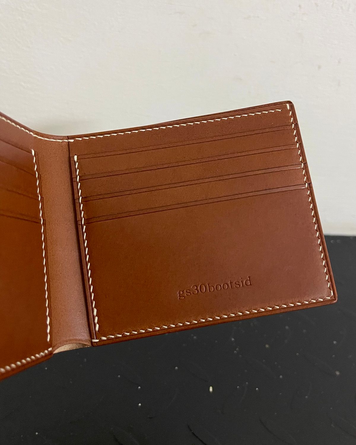 Photo by arnldkt on October 1, 2025 of the GitsiRosdiani Bifold Wallet in Shinki Natural Shell Cordovan & Conceria Walpier Brown Buttero.