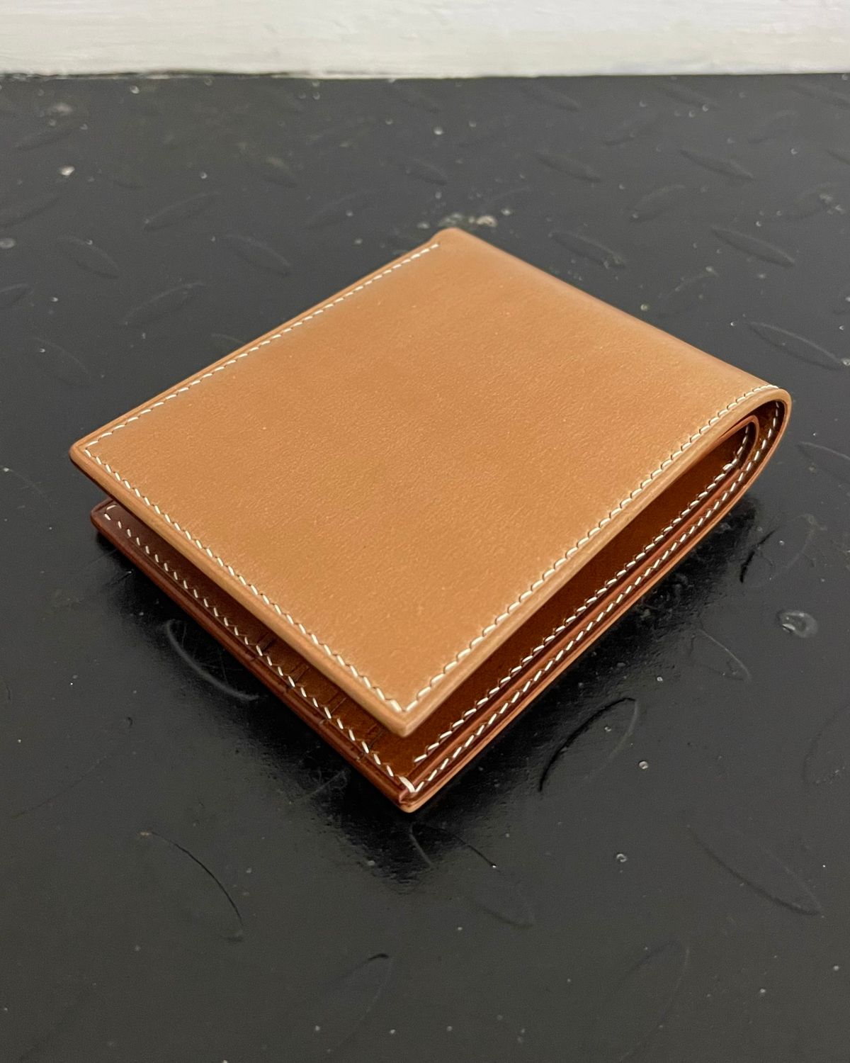 Photo by arnldkt on October 1, 2025 of the GitsiRosdiani Bifold Wallet in Shinki Natural Shell Cordovan & Conceria Walpier Brown Buttero.