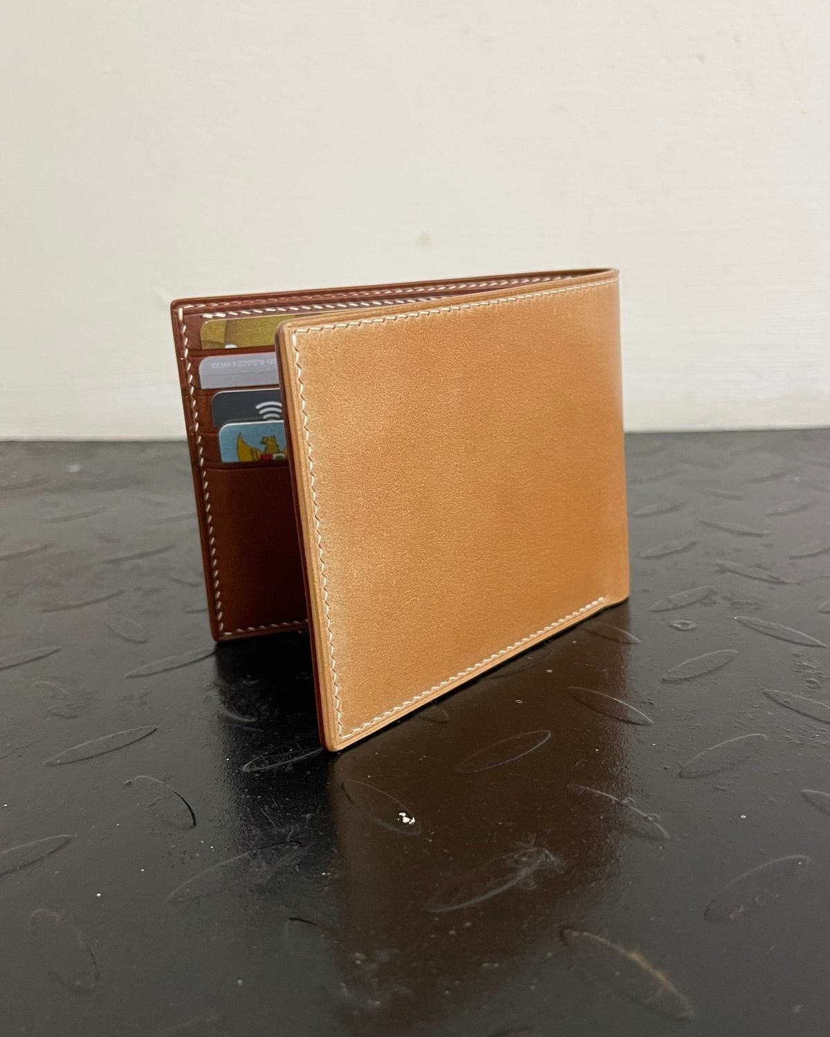 Photo by arnldkt on October 1, 2025 of the GitsiRosdiani Bifold Wallet in Shinki Natural Shell Cordovan & Conceria Walpier Brown Buttero.