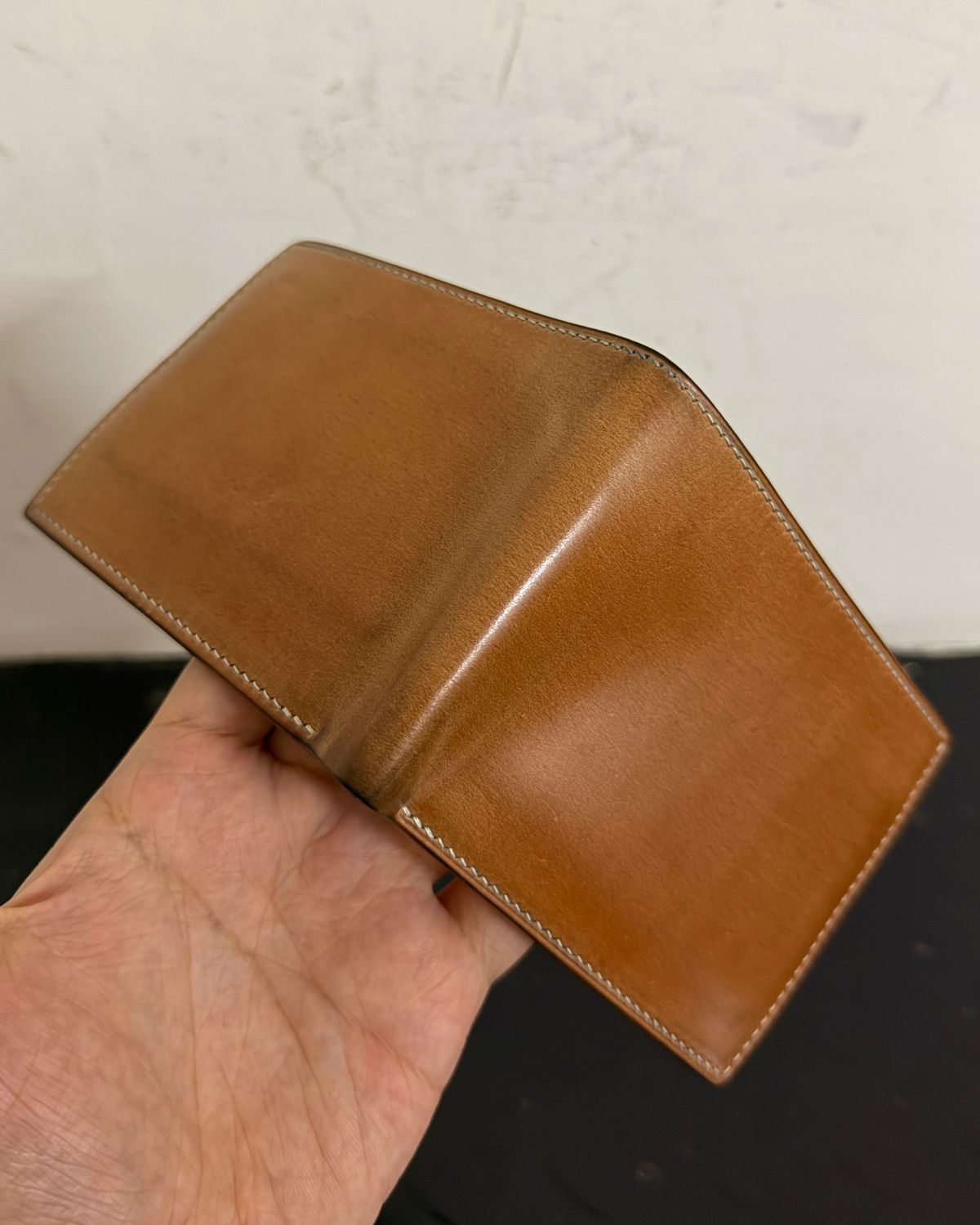 Photo by arnolddkoot on February 1, 2026 of the GitsiRosdiani Bifold Wallet in Shinki Natural Shell Cordovan & Conceria Walpier Brown Buttero.