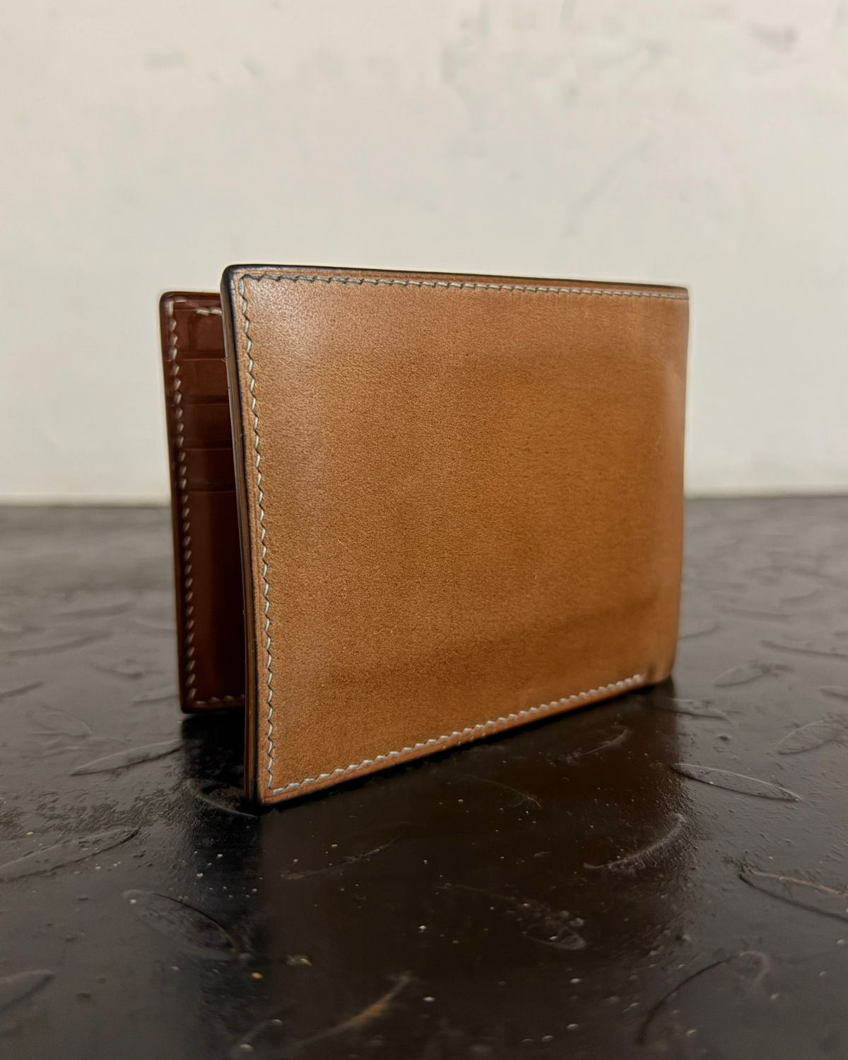 Photo by arnolddkoot on February 1, 2026 of the GitsiRosdiani Bifold Wallet in Shinki Natural Shell Cordovan & Conceria Walpier Brown Buttero.
