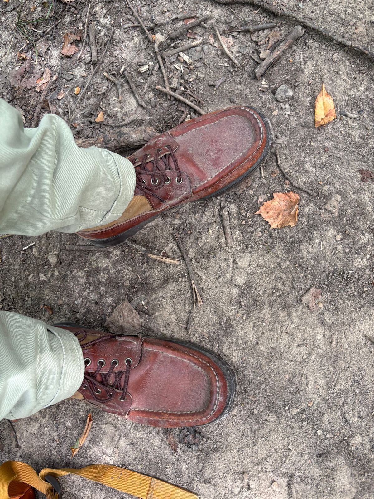 Photo by namawalla on August 23, 2025 of the Russell Moccasin Co. Safari in Walnut Timberjack & Sahara Twill.