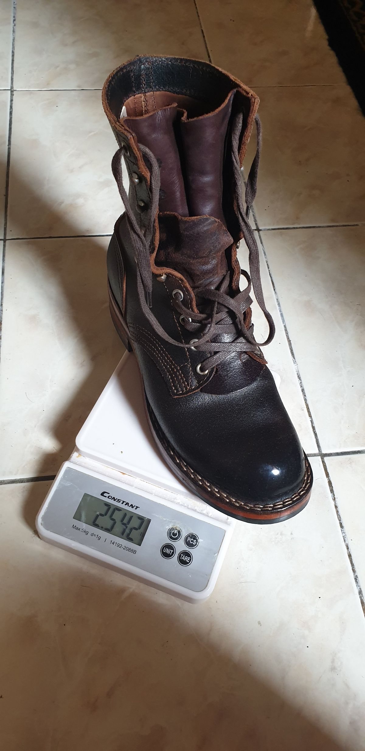 Photo by seeking_fullfilment on October 16, 2024 of the Nicks Officer in Horween Brown Waxed Flesh.