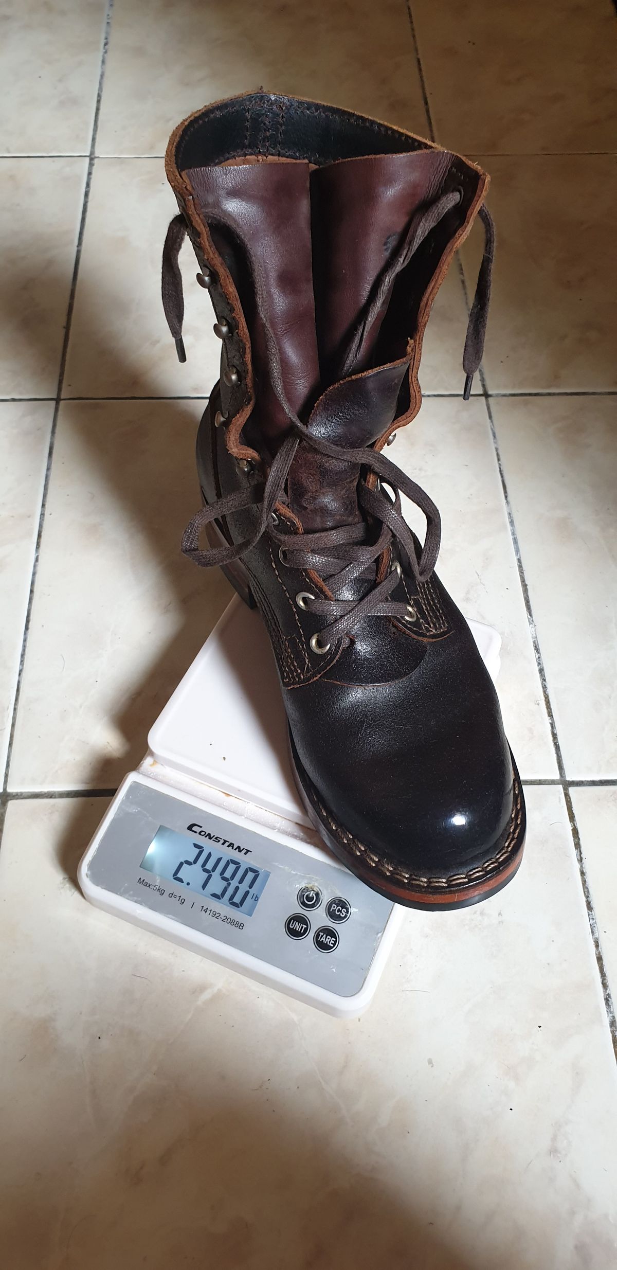 Photo by seeking_fullfilment on October 16, 2024 of the Nicks Officer in Horween Brown Waxed Flesh.