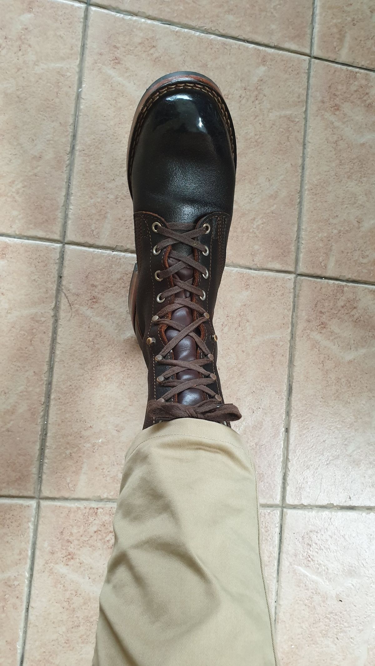 Photo by seeking_fullfilment on May 2, 2025 of the Nicks Officer in Horween Brown Waxed Flesh.