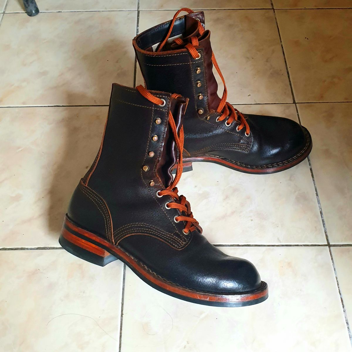 Photo by seeking_fullfilment on May 20, 2026 of the Nicks Officer in Horween Brown Waxed Flesh.