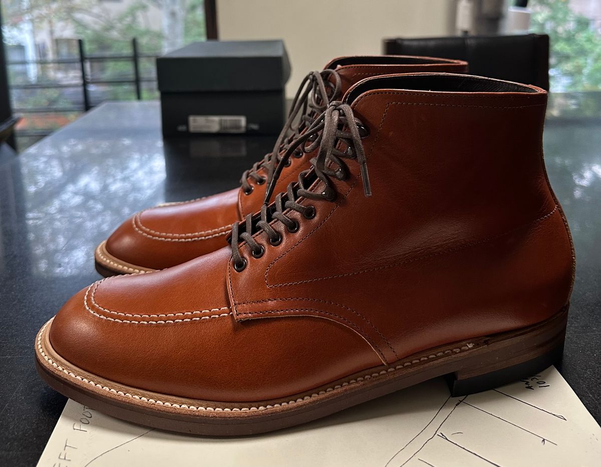 Photo by Rick11 on October 1, 2024 of the Alden Alden 405 in Brown Calfskin.