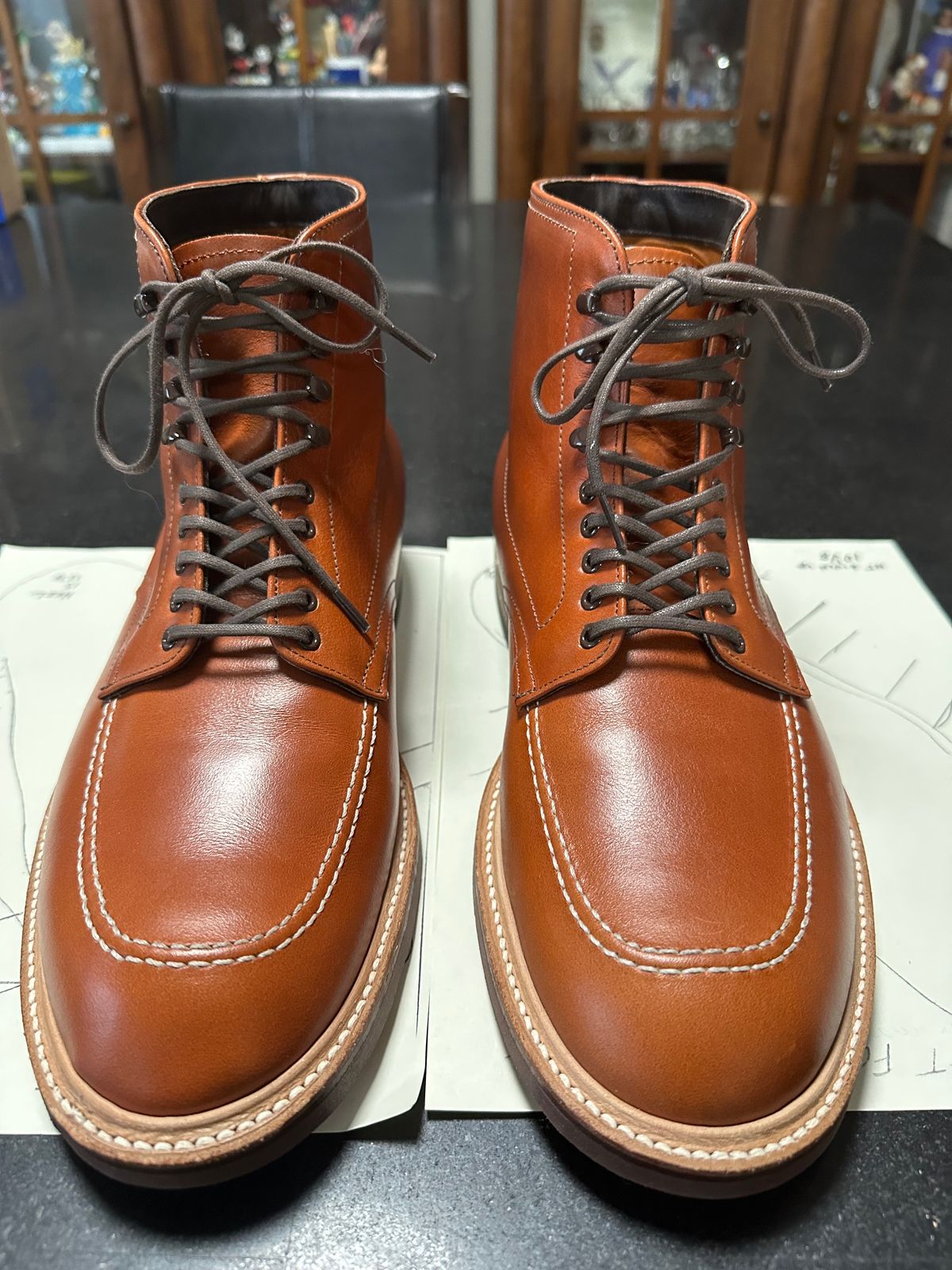 Photo by Rick11 on October 1, 2024 of the Alden Alden 405 in Brown Calfskin.