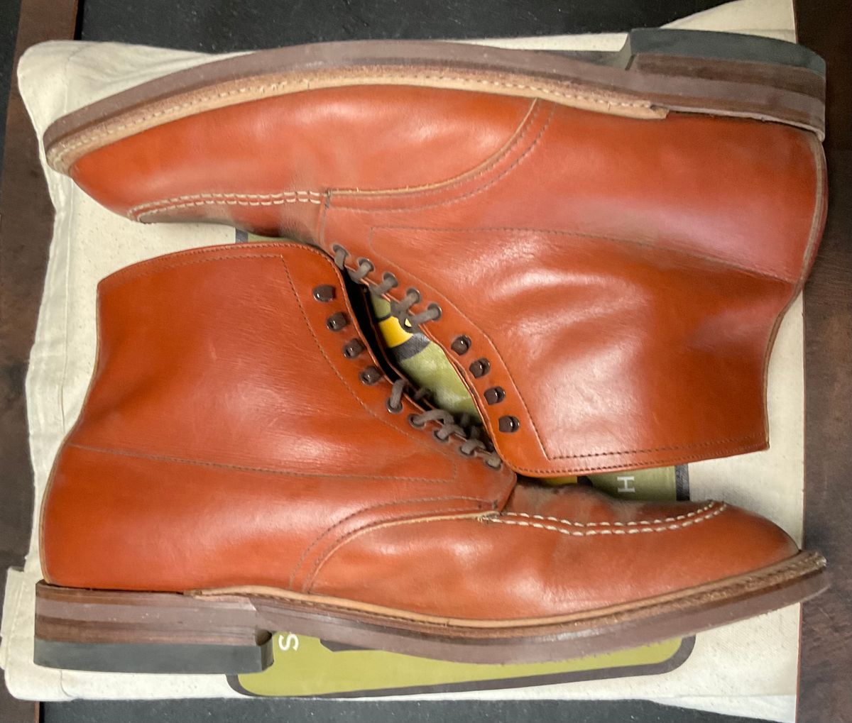 Photo by Rick11 on October 14, 2024 of the Alden Alden 405 in Brown Calfskin.
