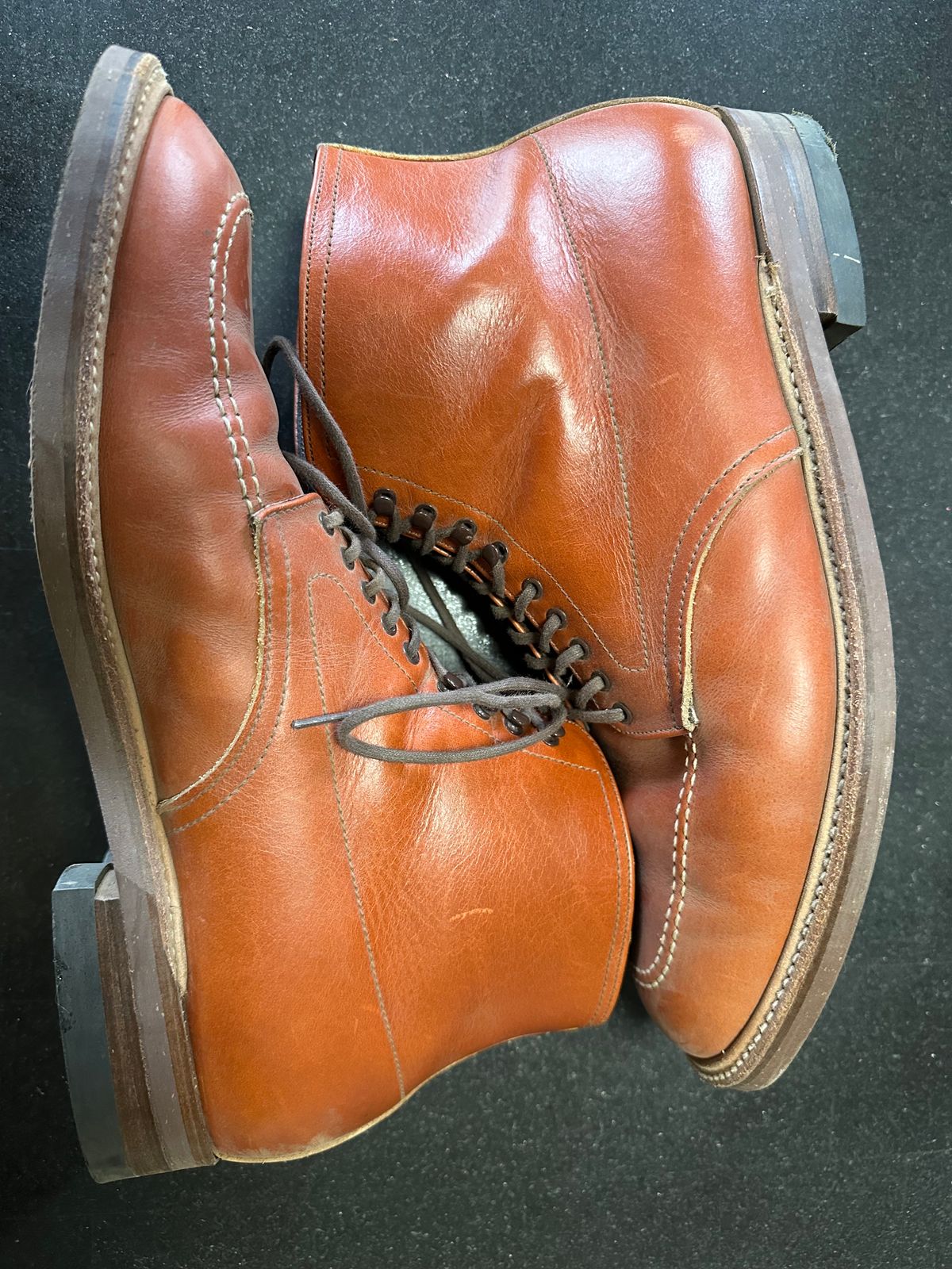 Photo by Rick11 on November 5, 2024 of the Alden Alden 405 in Brown Calfskin.