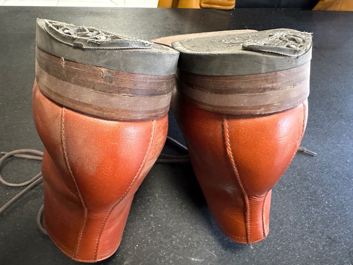 Photo by Rick11 on November 5, 2024 of the Alden Alden 405 in Brown Calfskin.
