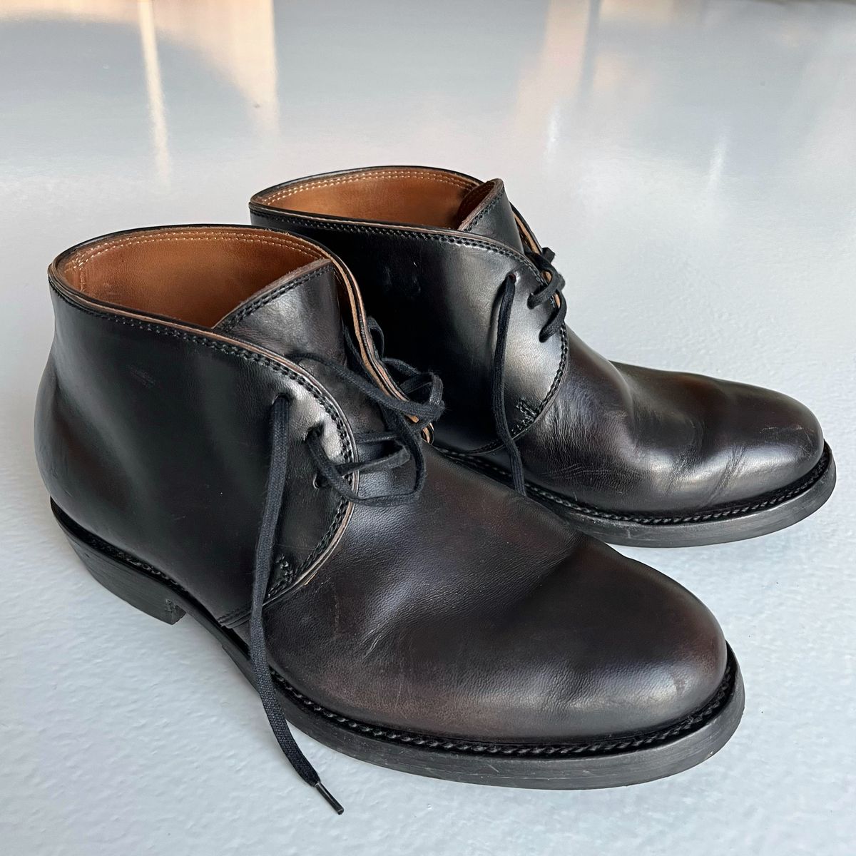 Photo by Sips on December 1, 2024 of the Flame Panda Chukkas in Maryam Natural Horsebutt Overdyed Brown then Black.