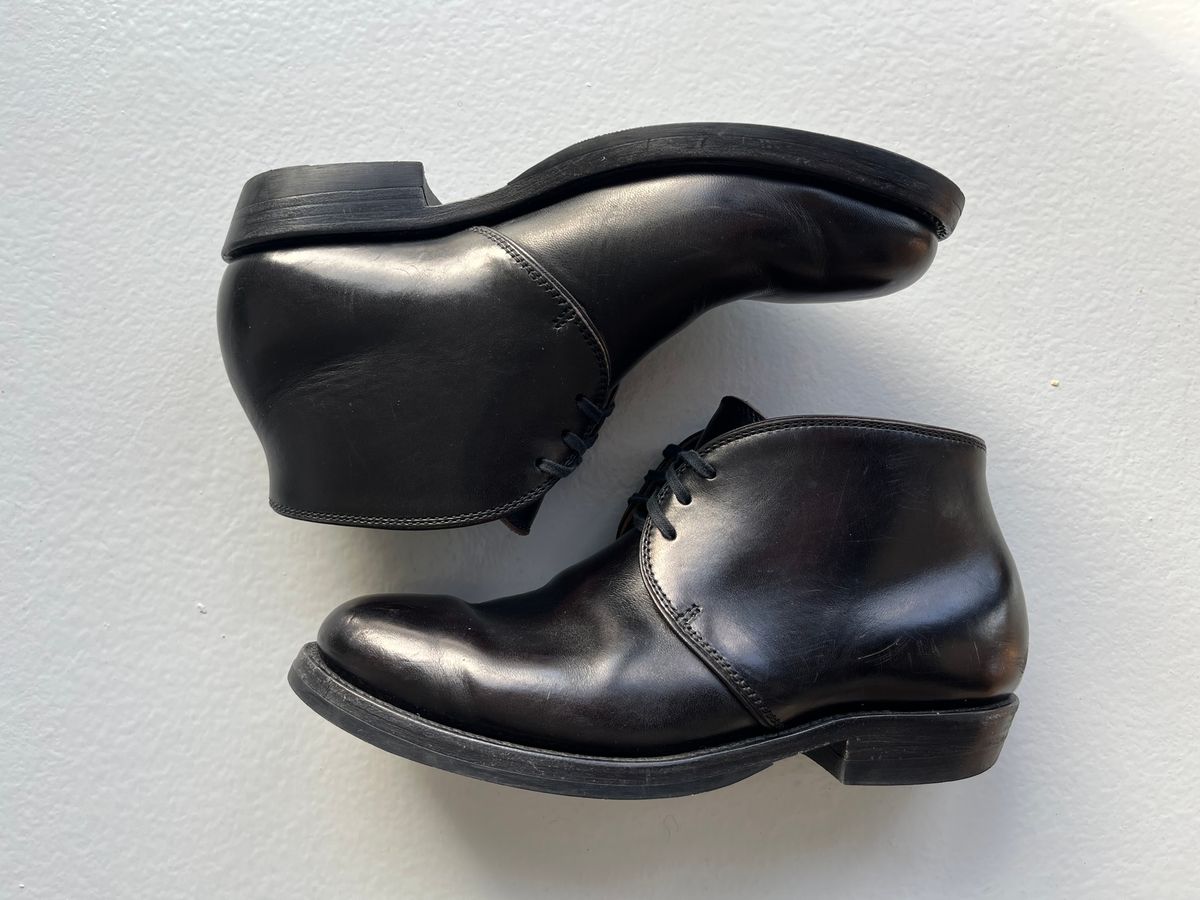 Photo by Sips on January 5, 2025 of the Flame Panda Chukkas in Maryam Natural Horsebutt Overdyed Brown then Black.