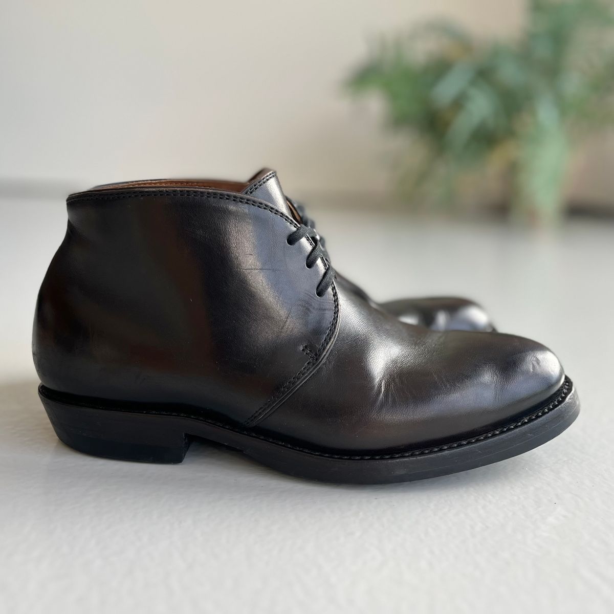 Photo by Sips on January 5, 2025 of the Flame Panda Chukkas in Maryam Natural Horsebutt Overdyed Brown then Black.