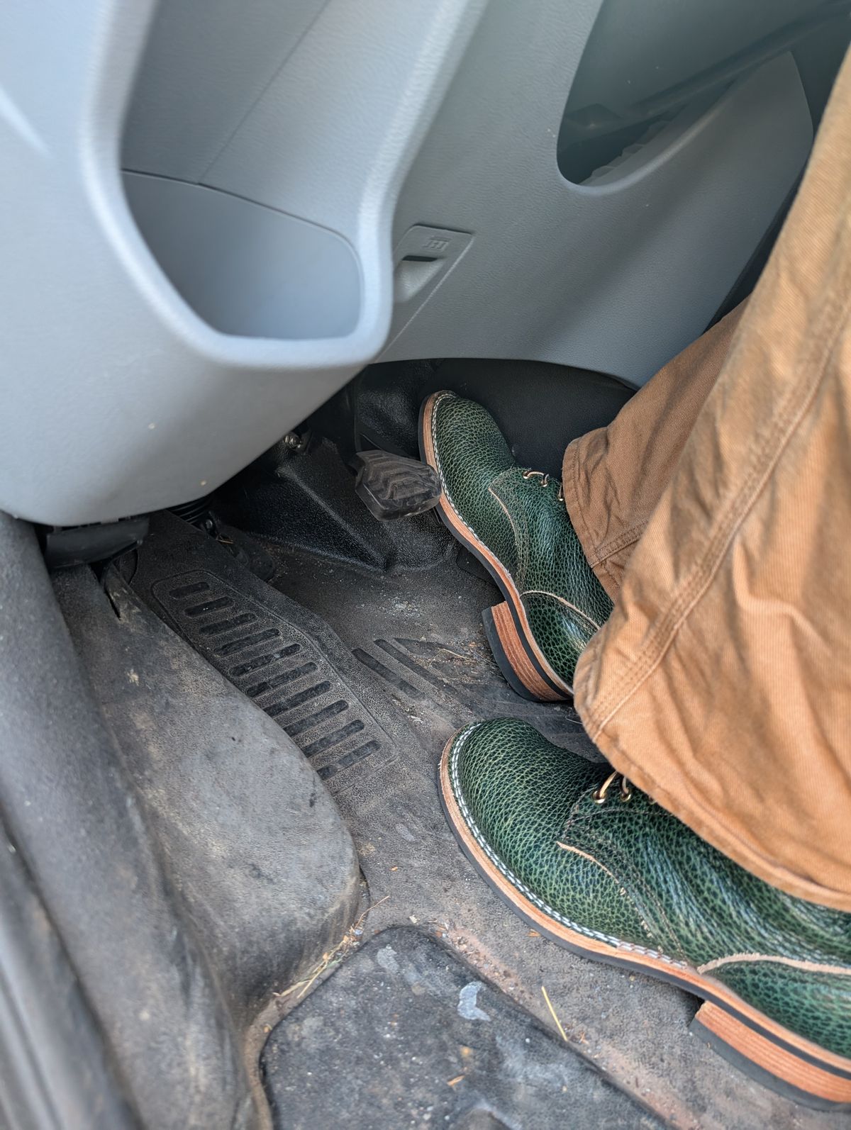 Photo by thetable123 on December 4, 2025 of the Nicks MTO in Horween Yellowstone Greener Pastures.