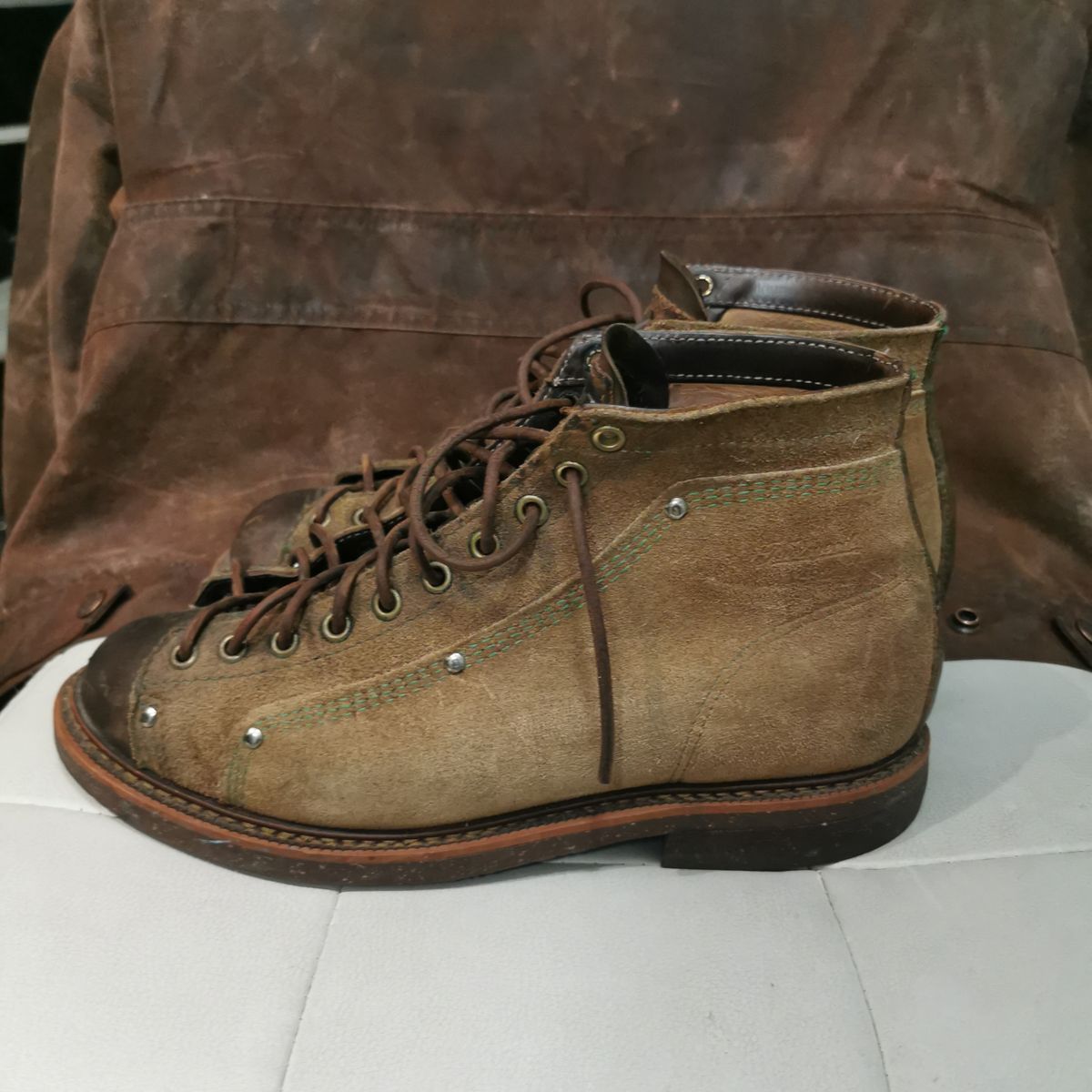Photo by walkaboot on October 1, 2025 of the Thorogood Portage in Horween Chrome Chromexcel Roughout.