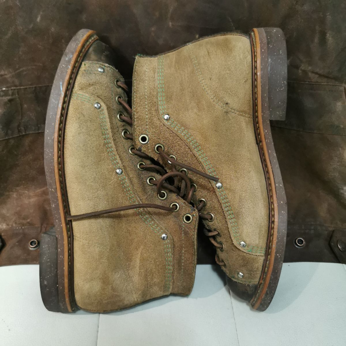 Photo by walkaboot on October 1, 2025 of the Thorogood Portage in Horween Chrome Chromexcel Roughout.