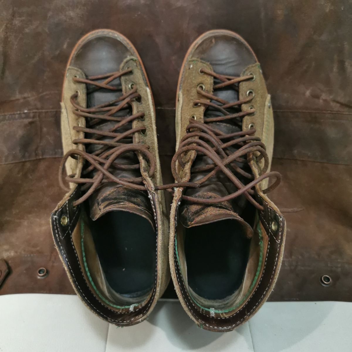 Photo by walkaboot on October 1, 2025 of the Thorogood Portage in Horween Chrome Chromexcel Roughout.