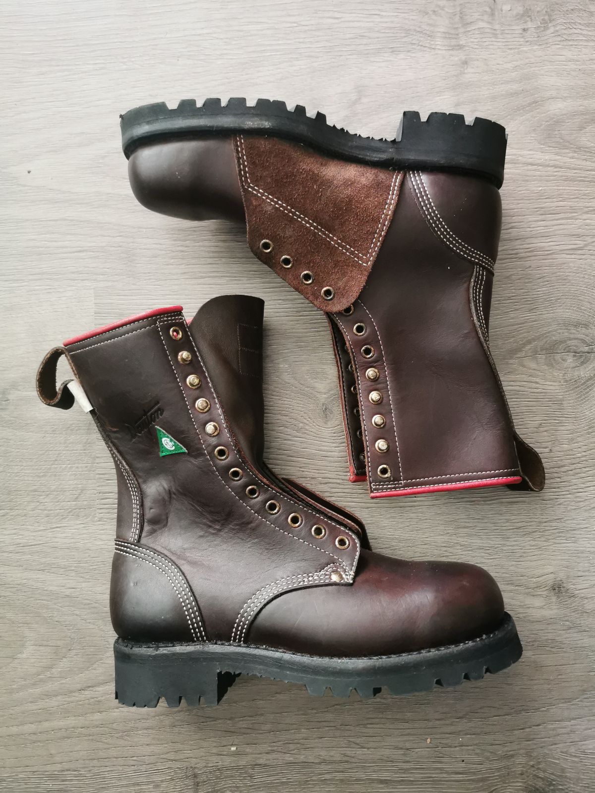 Photo by walkaboot on September 18, 2025 of the Dayton Boots 6410 CSA OHM Line Boot in Black Oil Tan.