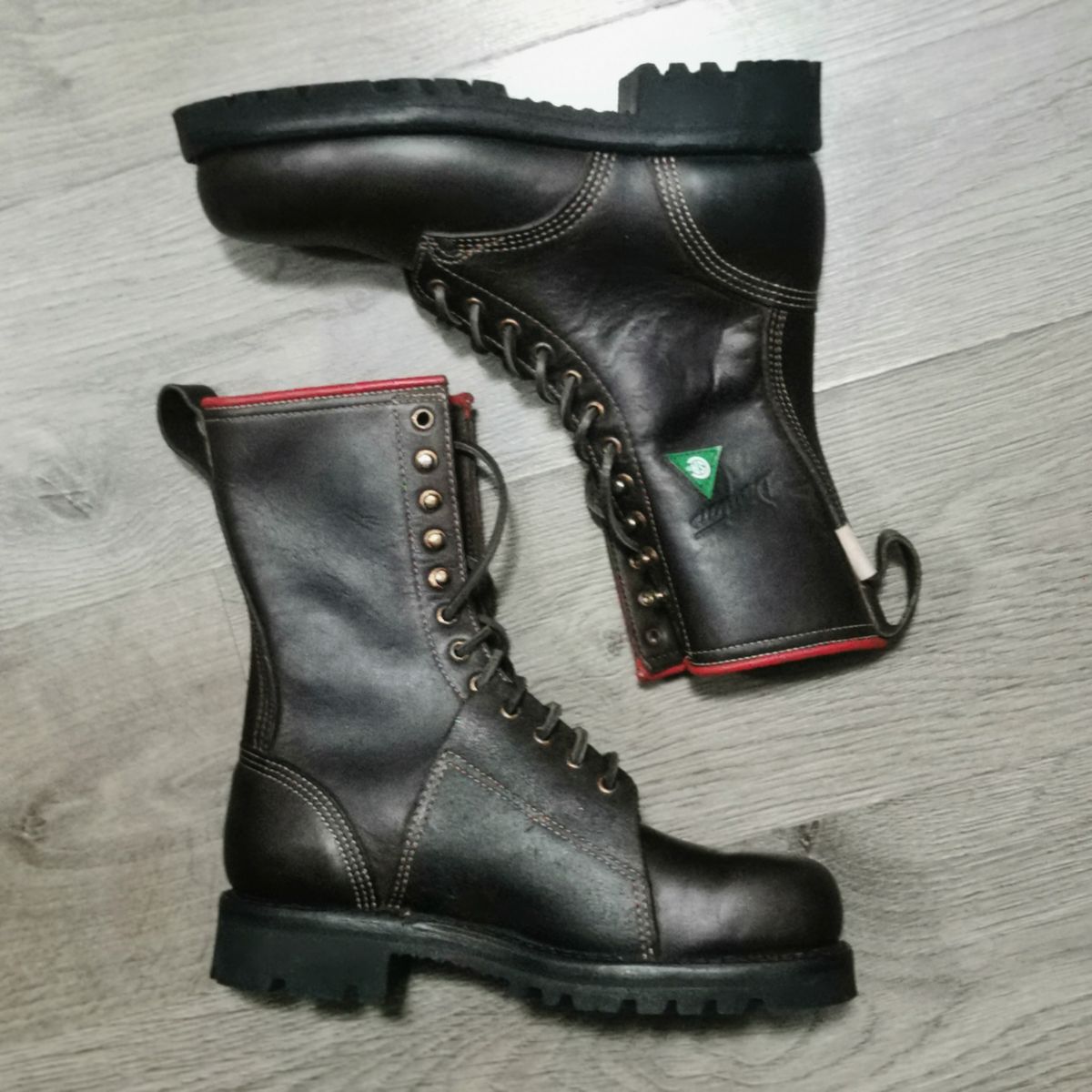 Photo by walkaboot on October 1, 2025 of the Dayton Boots 6410 CSA OHM Line Boot in Black Oil Tan.