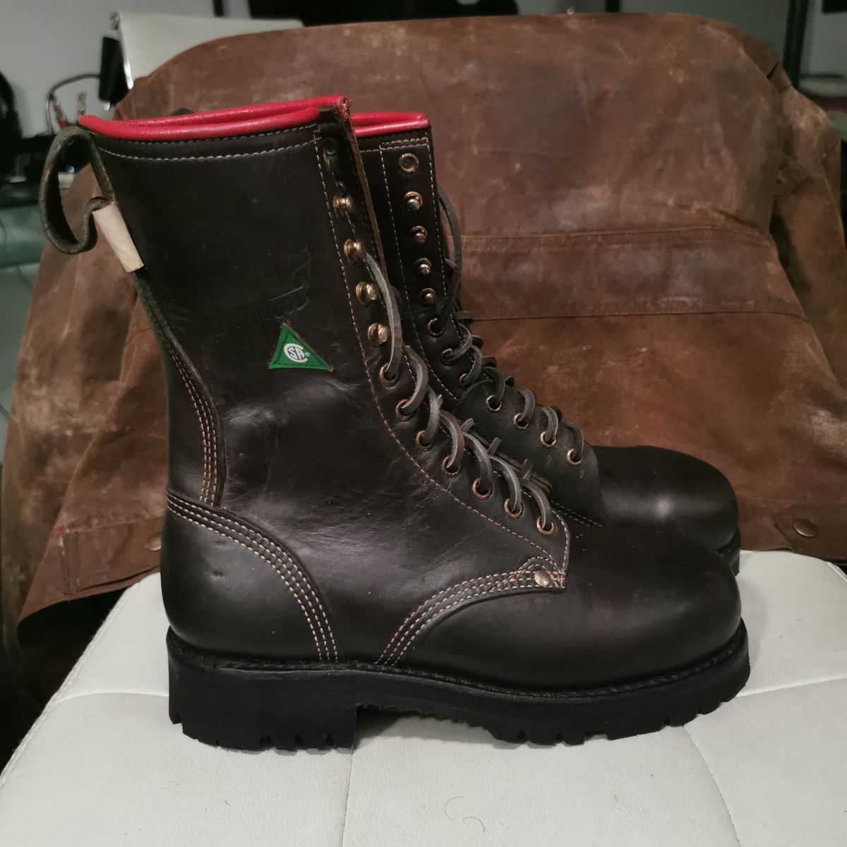 Photo by walkaboot on October 1, 2025 of the Dayton Boots 6410 CSA OHM Line Boot in Black Oil Tan.
