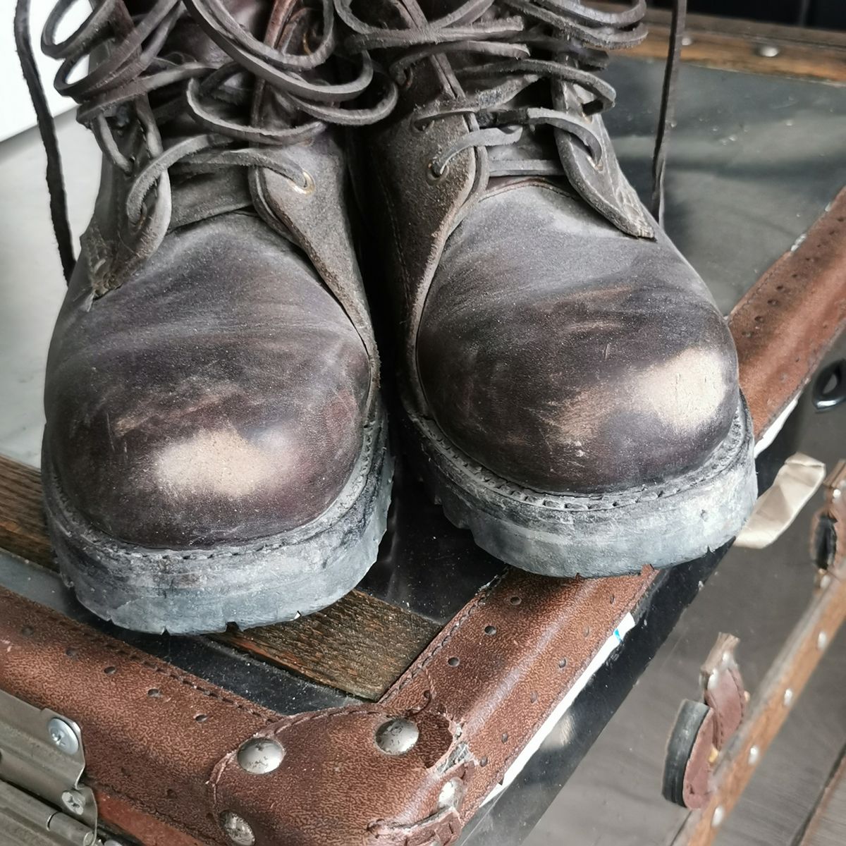 Photo by walkaboot on October 3, 2025 of the Dayton Boots 6410 CSA OHM Line Boot in Black Oil Tan.