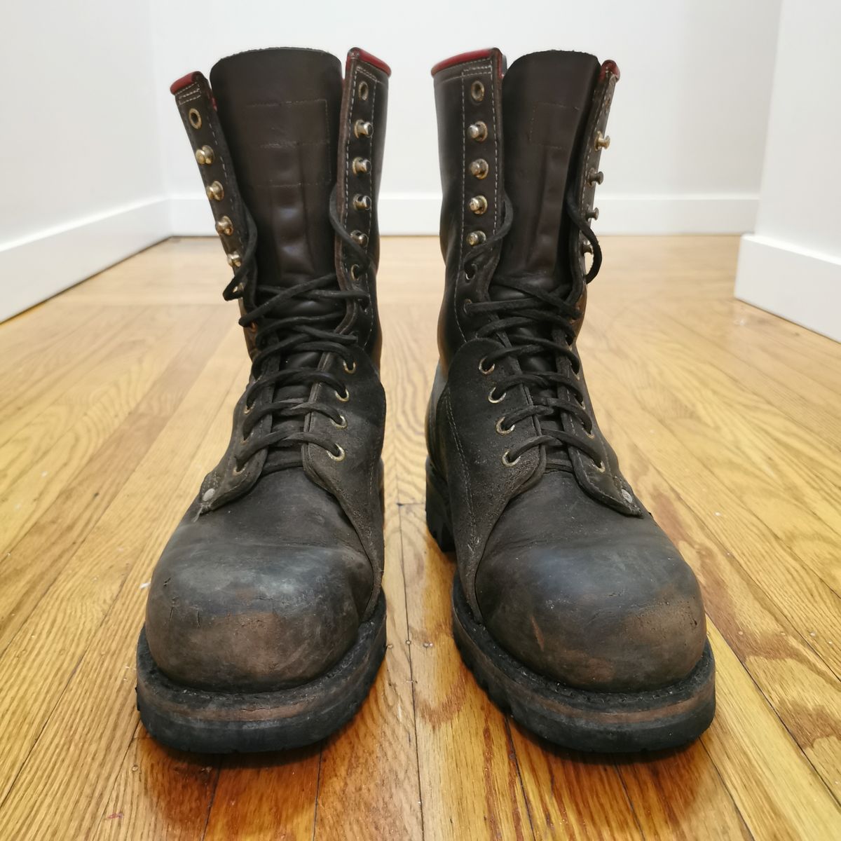 Photo by walkaboot on November 3, 2025 of the Dayton Boots 6410 CSA OHM Line Boot in Black Oil Tan.