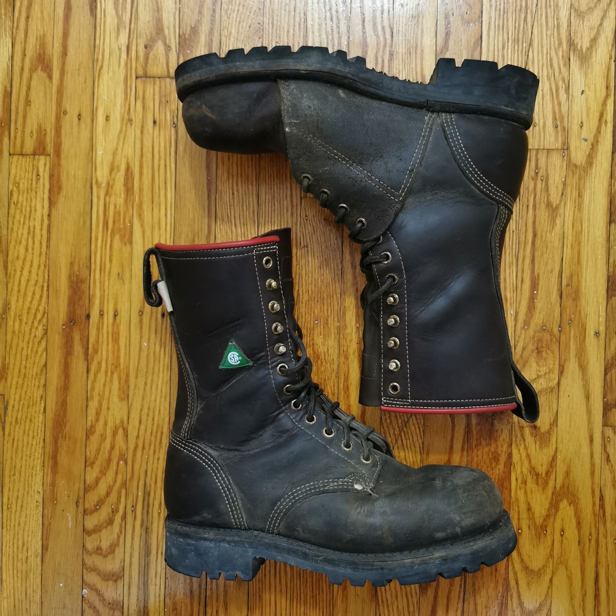 Photo by walkaboot on November 3, 2025 of the Dayton Boots 6410 CSA OHM Line Boot in Black Oil Tan.