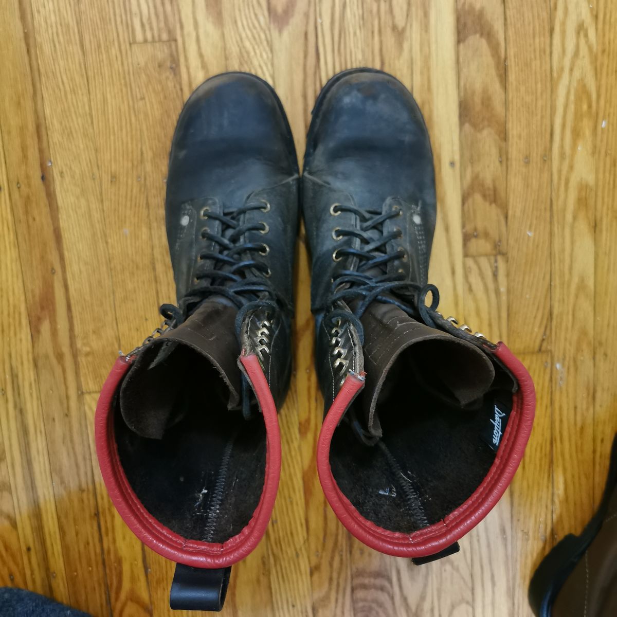 Photo by walkaboot on November 3, 2025 of the Dayton Boots 6410 CSA OHM Line Boot in Black Oil Tan.