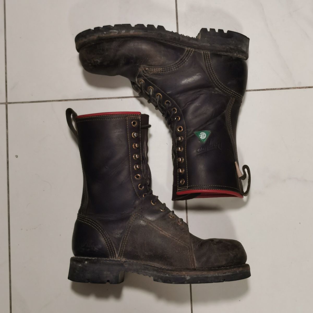 Photo by walkaboot on December 5, 2025 of the Dayton Boots 6410 CSA OHM Line Boot in Black Oil Tan.