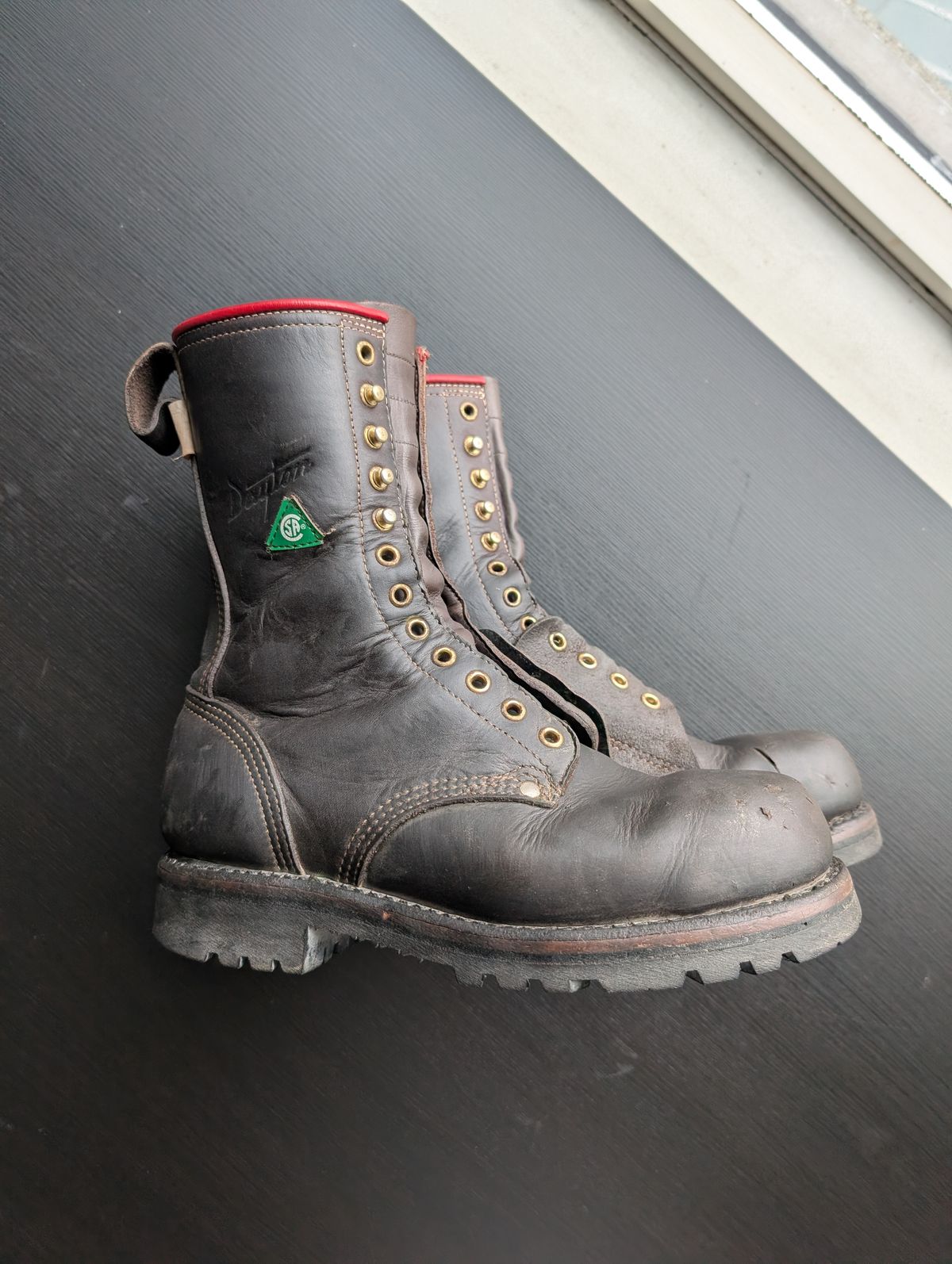 Photo by walkaboot on December 28, 2025 of the Dayton Boots 6410 CSA OHM Line Boot in Black Oil Tan.