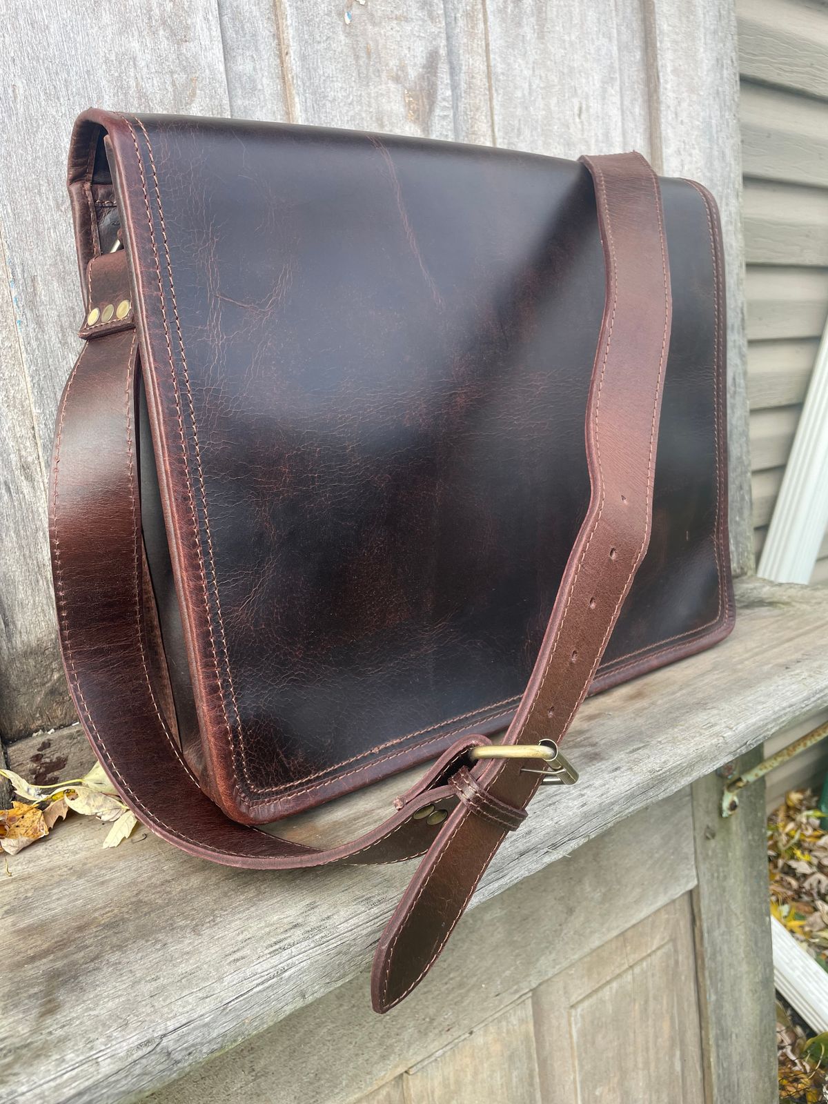 Photo by mrewest on November 3, 2025 of the levinson leather goods Dune Buffalo Leather Messenger Bag in Full Grain Buffalo Leather.