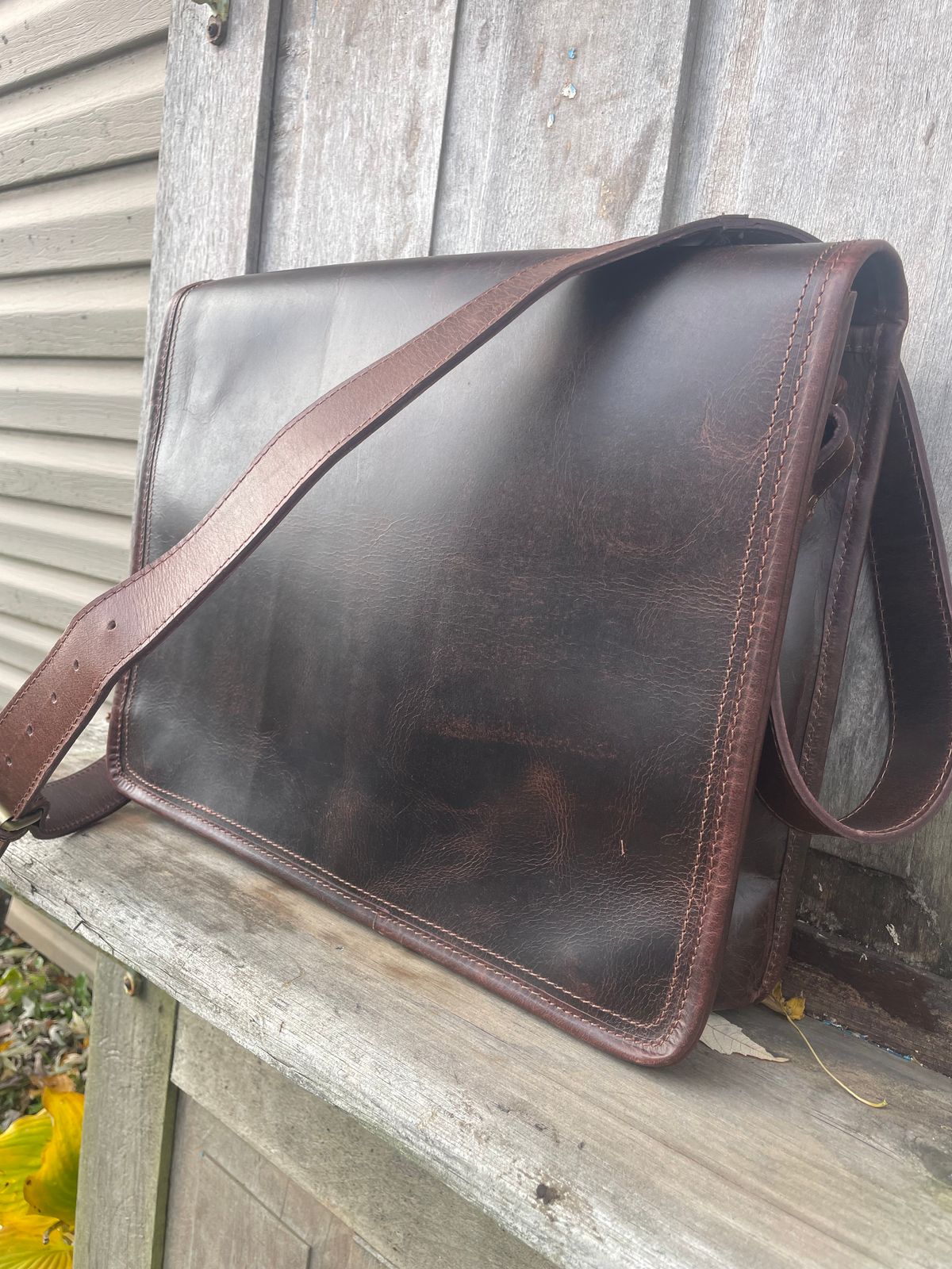 Photo by mrewest on November 3, 2025 of the levinson leather goods Dune Buffalo Leather Messenger Bag in Full Grain Buffalo Leather.
