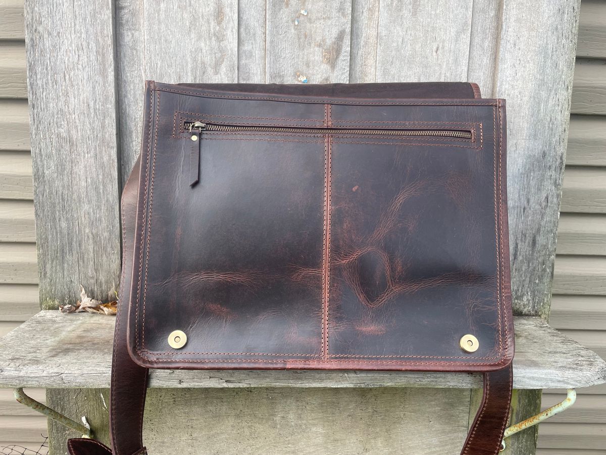 Photo by mrewest on November 3, 2025 of the levinson leather goods Dune Buffalo Leather Messenger Bag in Full Grain Buffalo Leather.