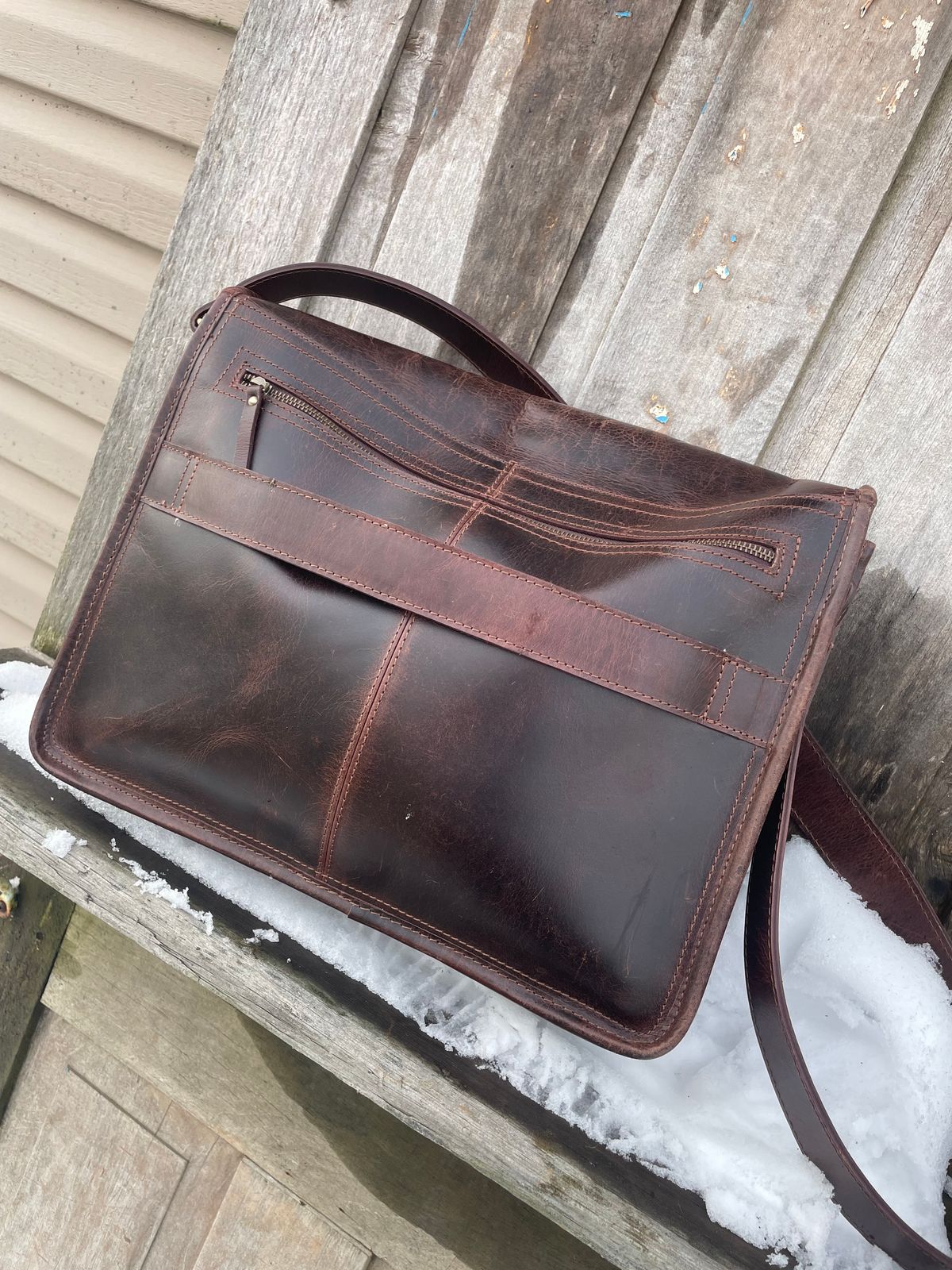 Photo by mrewest on January 5, 2026 of the levinson leather goods Dune Buffalo Leather Messenger Bag in Full Grain Buffalo Leather.