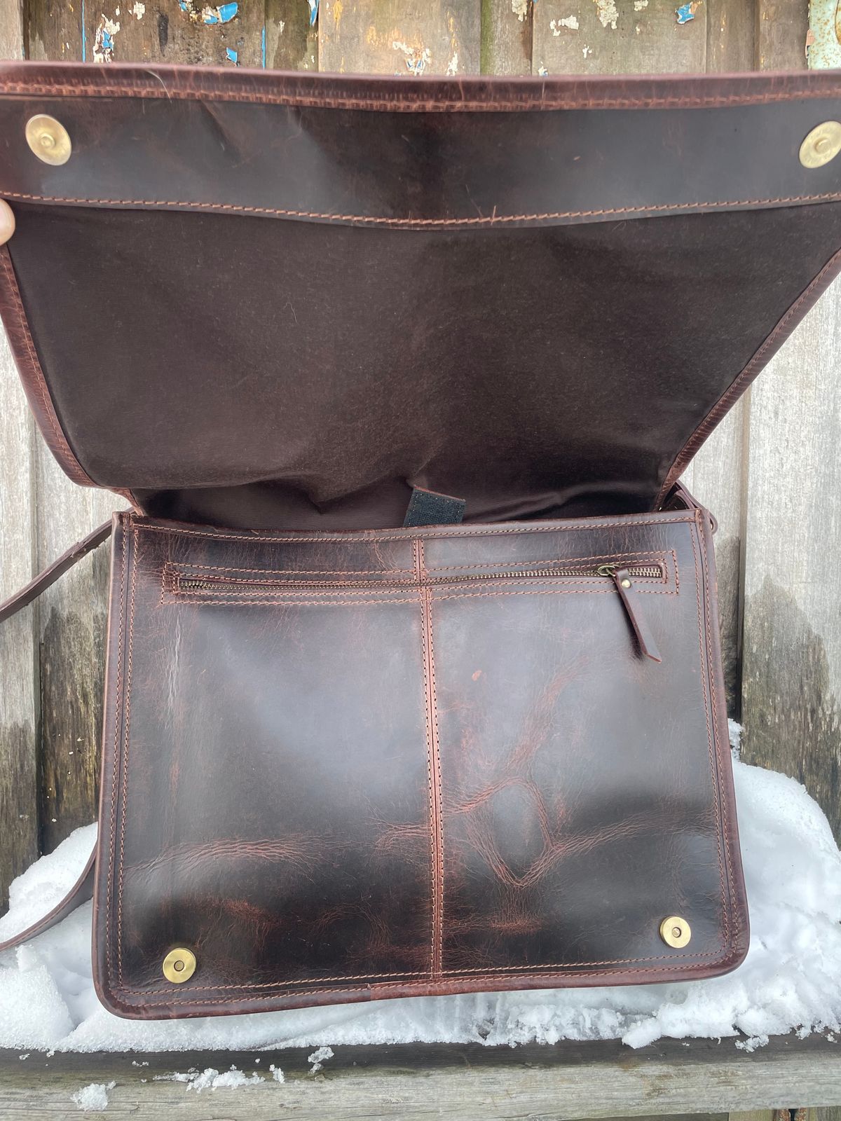 Photo by mrewest on January 5, 2026 of the levinson leather goods Dune Buffalo Leather Messenger Bag in Full Grain Buffalo Leather.