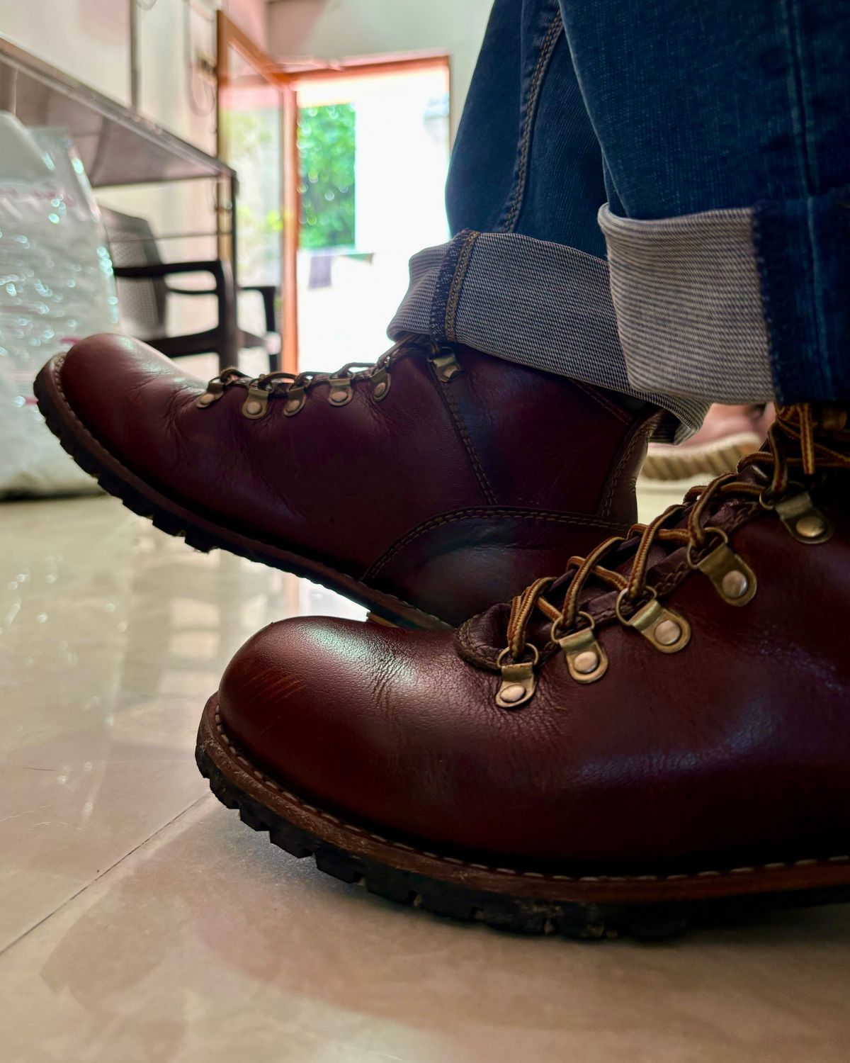 Photo by (deleted user) on November 2, 2024 of the Craft & Glory Hike Boots in Full Grain Waxed Water Buffalo.