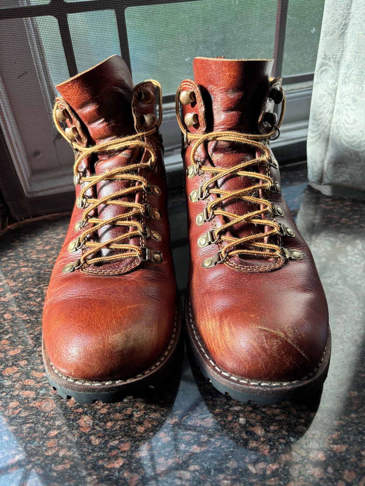 Photo by (deleted user) on March 3, 2025 of the Craft & Glory Hike Boots in Full Grain Waxed Water Buffalo.