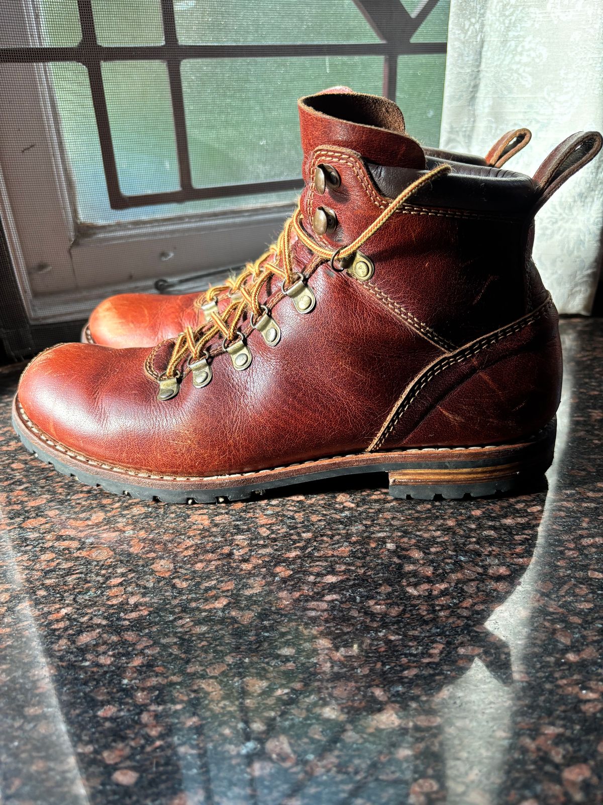 Photo by (deleted user) on March 3, 2025 of the Craft & Glory Hike Boots in Full Grain Waxed Water Buffalo.