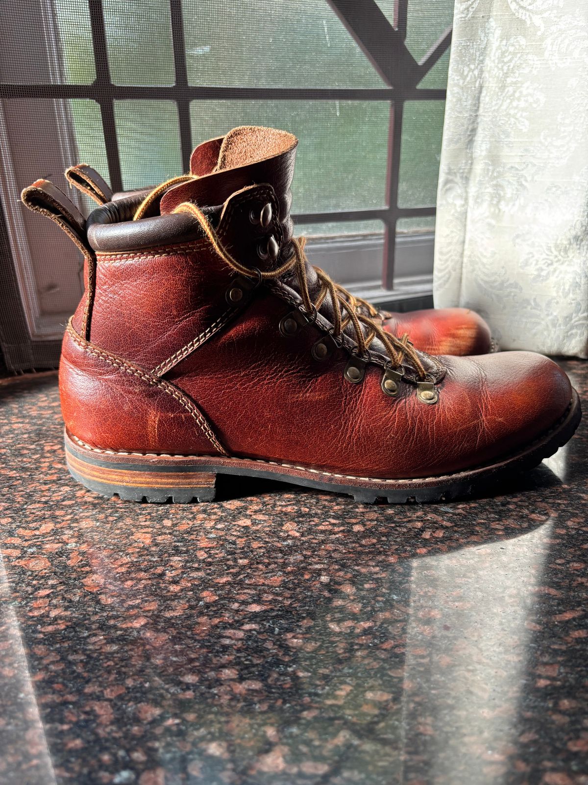 Photo by (deleted user) on March 3, 2025 of the Craft & Glory Hike Boots in Full Grain Waxed Water Buffalo.