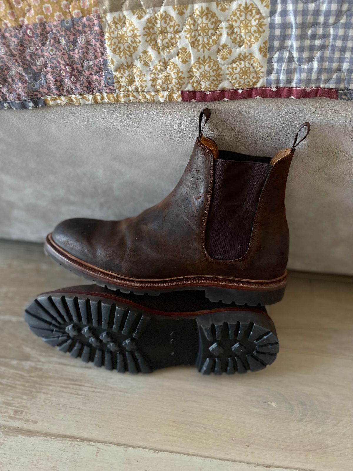 Photo by pampuh on October 20, 2025 of the Meermin Chelsea Boot in C.F. Stead Rust Waxy Commander Suede.
