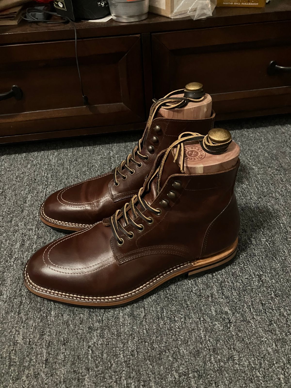 Photo by Helix on February 6, 2025 of the Parkhurst Niagara Stitchdown in Tempesti Chestnut Veg Tan.