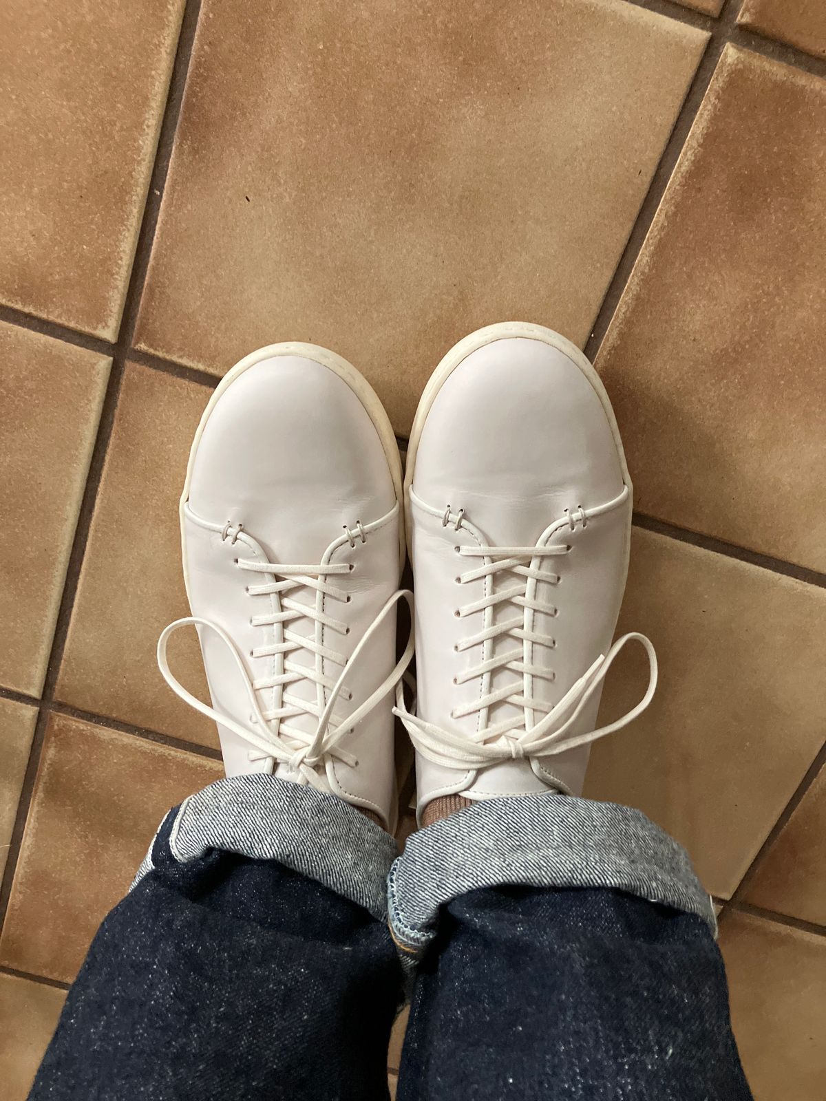 Photo by Helix on March 21, 2024 of the Crown Northampton Harlestone in Off White Veg Tan Calf.