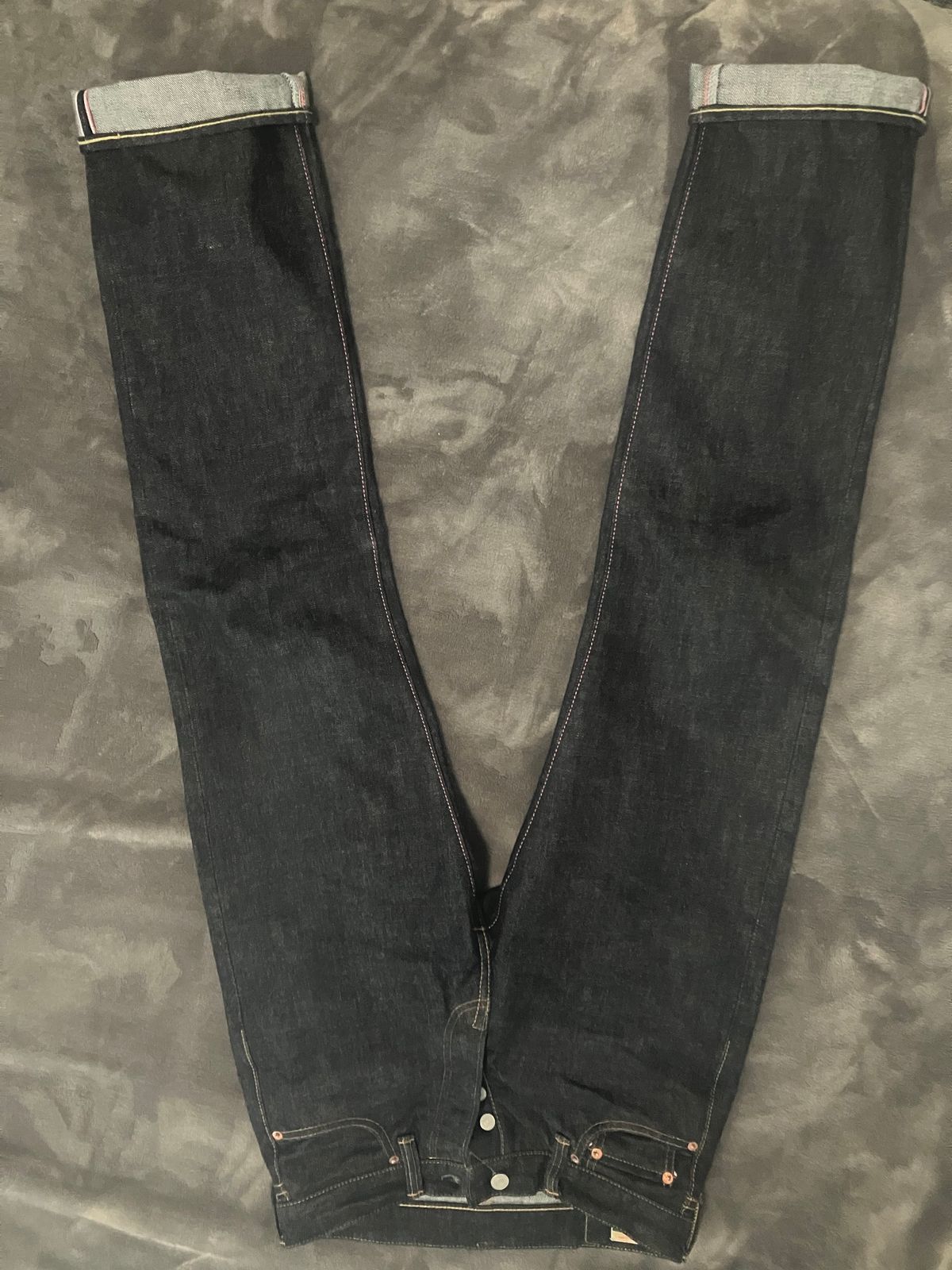 Photo by Helix on October 18, 2024 of the Momotaro Jeans 0905-SP GTB 15.7oz Zimbabwe Cotton Classic Wide Straight in 15.7oz Sanforized Zimbabwe Cotton.