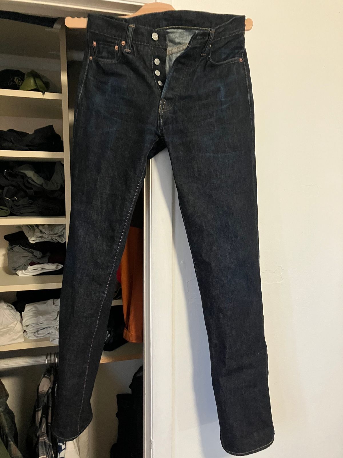 Photo by Helix on December 27, 2024 of the Momotaro Jeans 0905-SP GTB 15.7oz Zimbabwe Cotton Classic Wide Straight in 15.7oz Sanforized Zimbabwe Cotton.