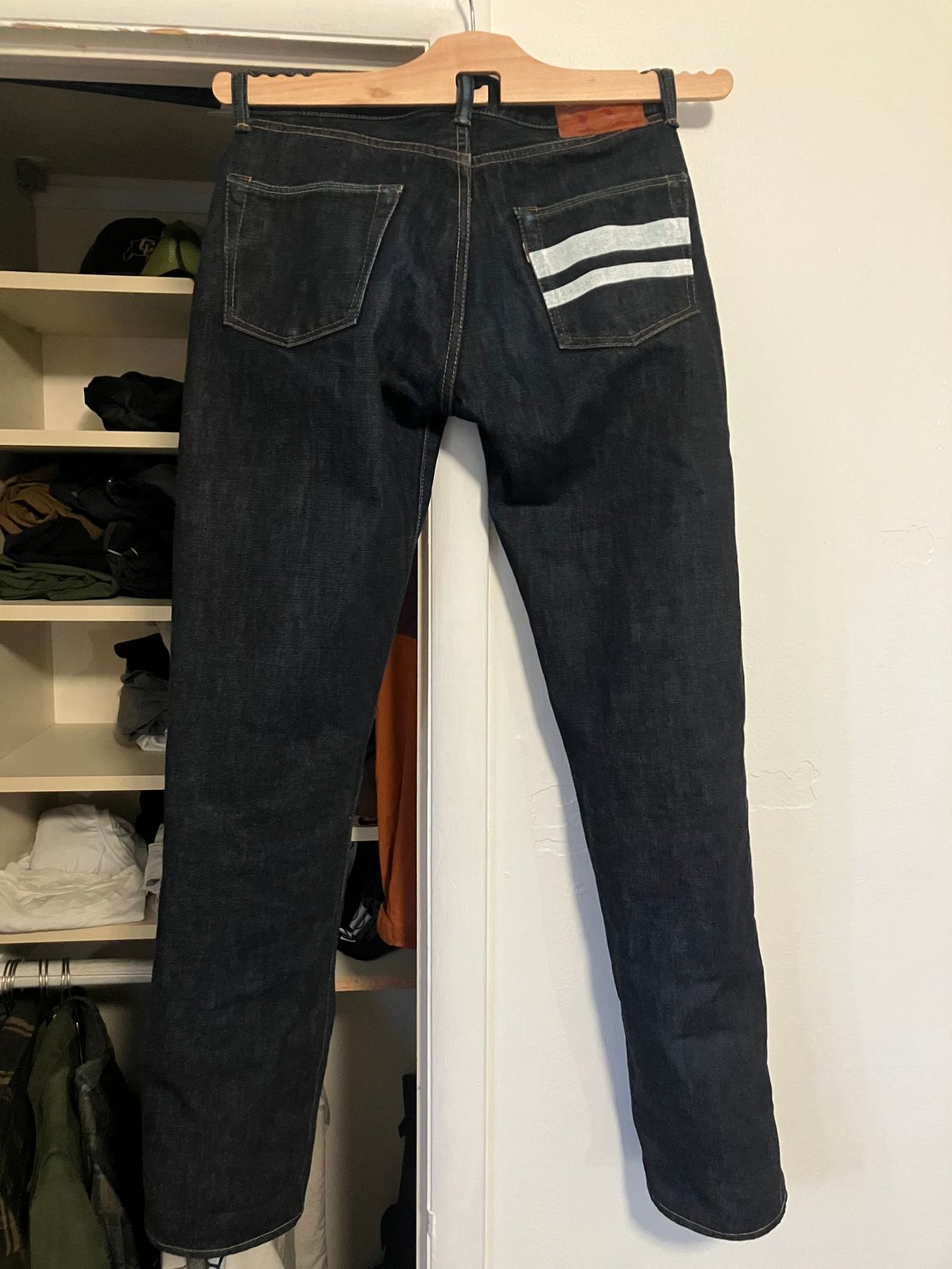 Photo by Helix on December 27, 2024 of the Momotaro Jeans 0905-SP GTB 15.7oz Zimbabwe Cotton Classic Wide Straight in 15.7oz Sanforized Zimbabwe Cotton.