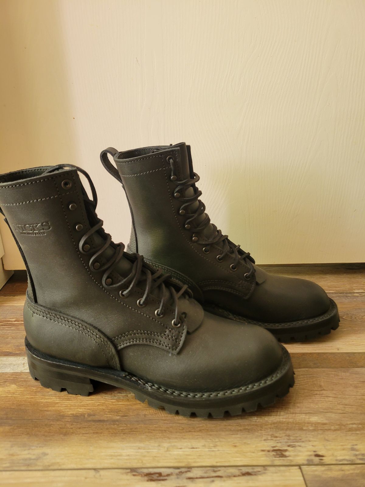 Photo by danjr92 on April 16, 2026 of the Nicks Overlander in Seidel MaxSupport Black.