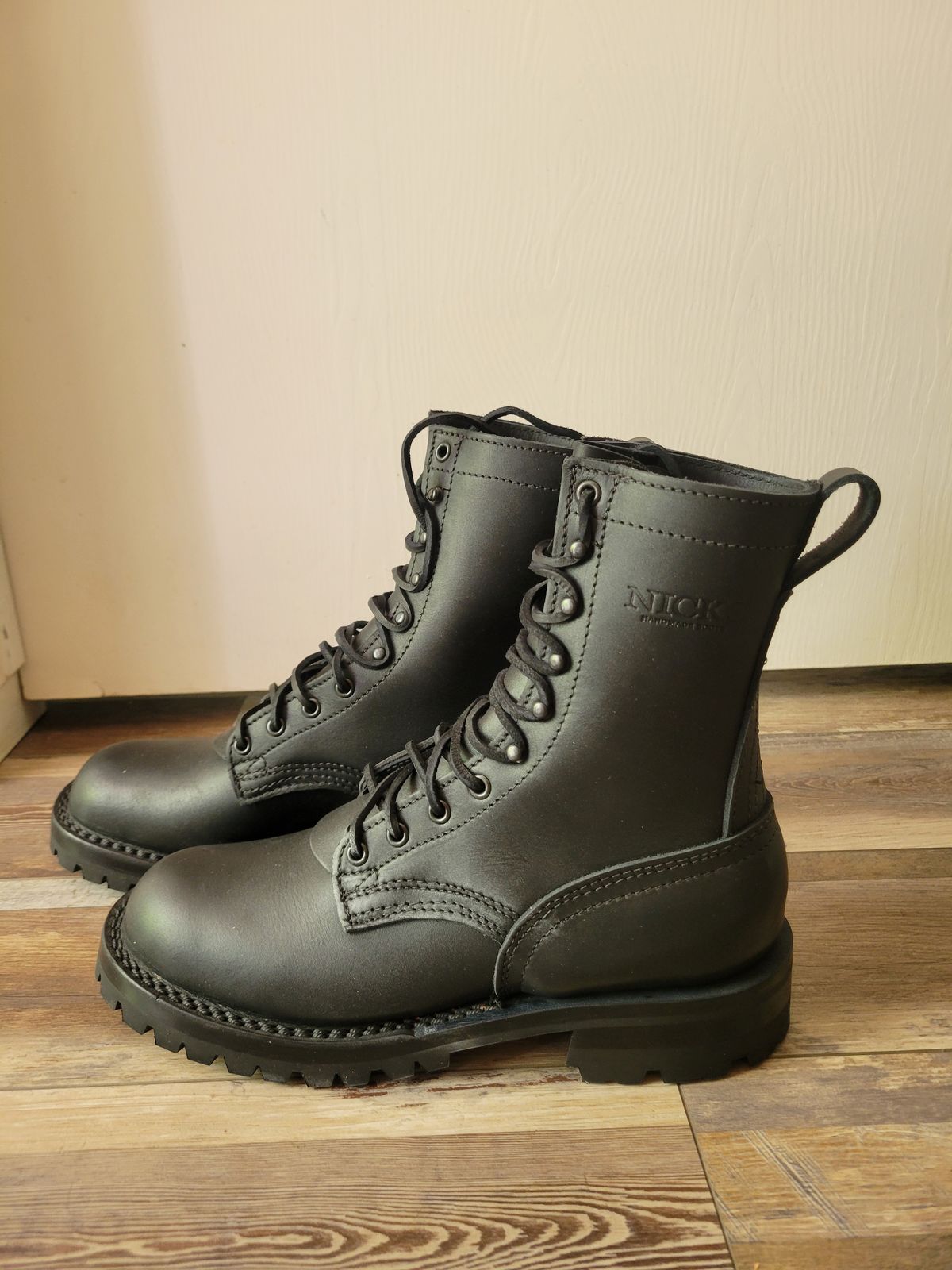 Photo by danjr92 on April 16, 2026 of the Nicks Overlander in Seidel MaxSupport Black.