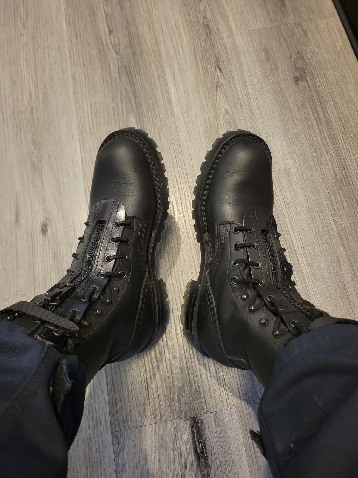 Photo by danjr92 on May 4, 2026 of the Nicks Overlander in Seidel MaxSupport Black.